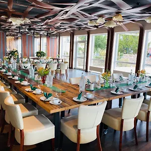 Hotel Bergwirtschaft Wilder Mann Und Restaurant Dresden